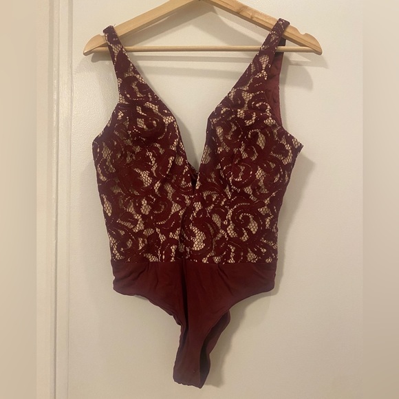 Bardot Red Lace body suit - size small - Picture 2 of 4